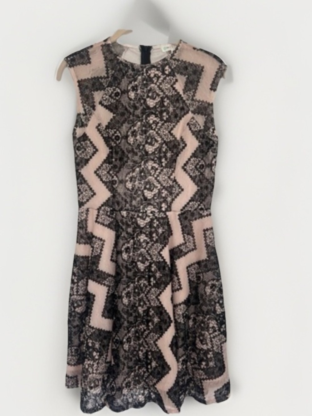 LOVE FIRE Lace BLACK/BLUSH Dress M